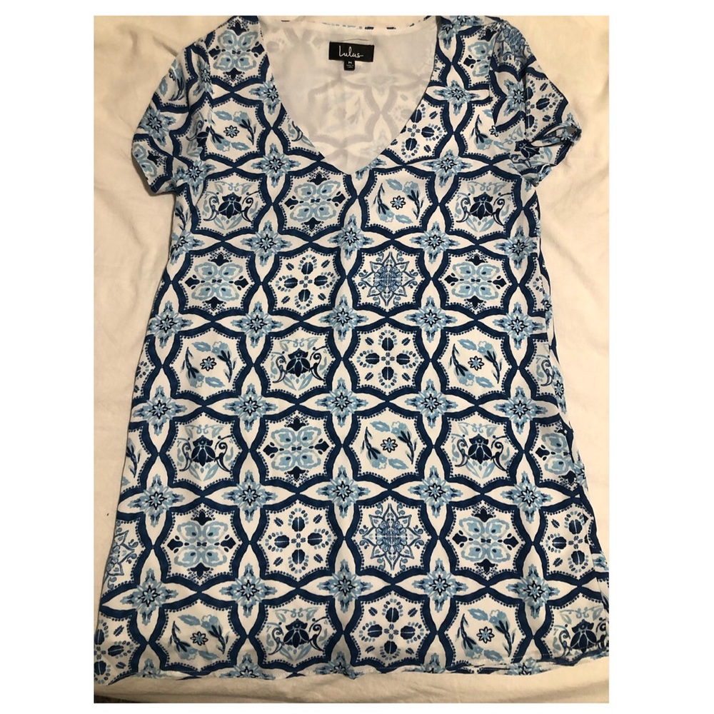 NWOT Lulu’s Flowy Dress